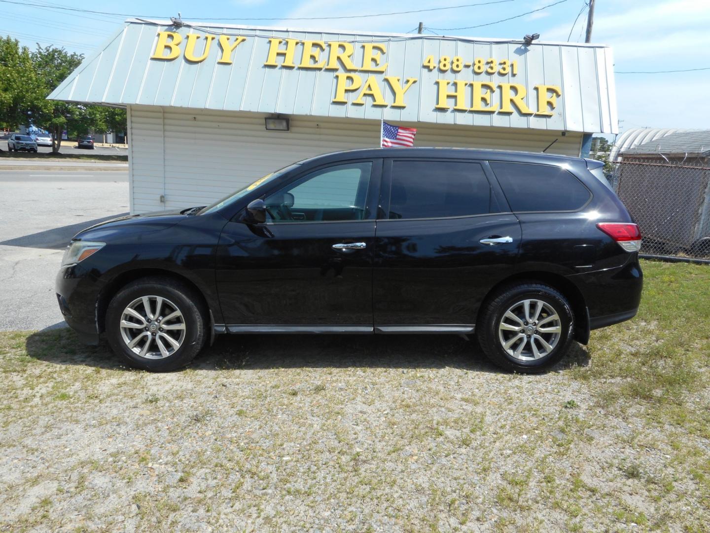 2014 Black Nissan Pathfinder S 4WD (5N1AR2MM7EC) with an 3.5L V6 DOHC 24V engine, Continuously Variable Transmission transmission, located at 2553 Airline Blvd, Portsmouth, VA, 23701, (757) 488-8331, 36.813889, -76.357597 - ***VEHICLE TERMS*** Down Payment: $1499 Weekly Payment: $110 APR: 23.9% Repayment Terms: 42 Months *** CALL ELIZABETH SMITH - DIRECTOR OF MARKETING @ 757-488-8331 TO SCHEDULE YOUR APPOINTMENT TODAY AND GET PRE-APPROVED RIGHT OVER THE PHONE*** - Photo#0